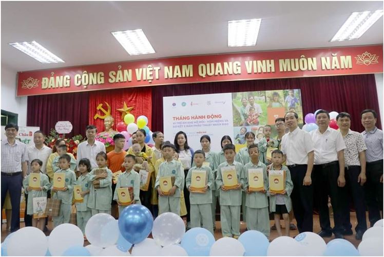 Ủy ban MTTQ Việt Nam Thành phố thăm, tặng quà các bệnh nhi có hoàn cảnh đặc biệt khó khăn nhân tháng hành động vì trẻ em năm 2023