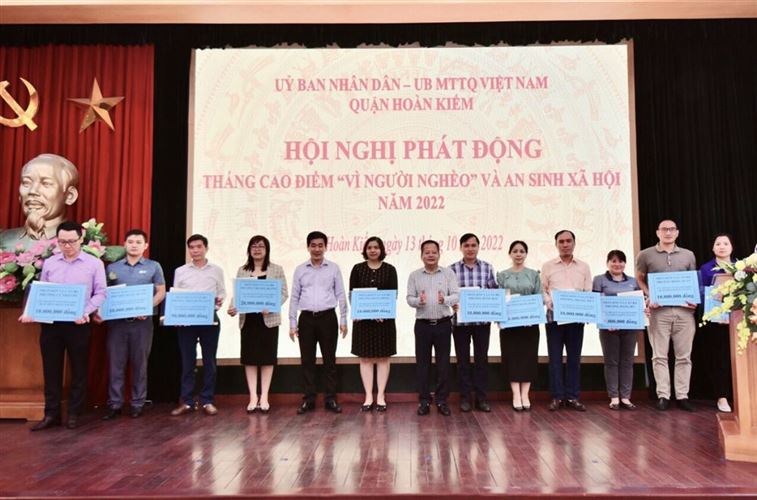 Quận Hoàn Kiếm phát động hưởng ứng Tháng cao điểm “Vì người nghèo” và an sinh xã hội năm 2022