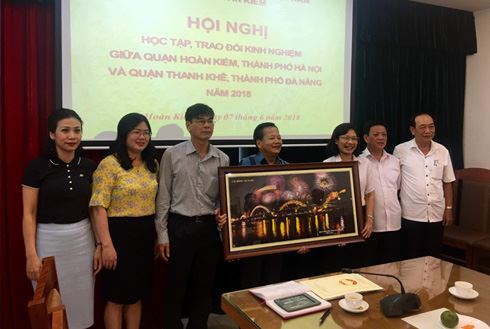 Quận Hoàn Kiếm tổ chức hội nghị học tập, trao đổi kinh nghiệm với đoàn đại biểu Ủy ban MTTQ Việt Nam quận Thanh Khê, TP Đà Nẵng
