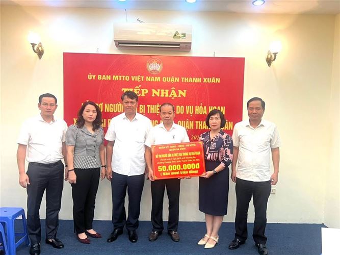 Ba Đình hỗ trợ hơn 1 tỷ đồng cho các nạn nhân trong vụ cháy tại phường Khương Đình, quận Thanh Xuân