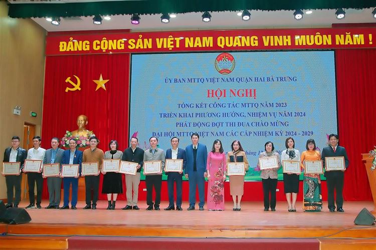 Quận Hai Bà Trưng tổng kết công tác Mặt trận năm 2023, phát động đợt thi đua đặc biệt chào mừng Đại hội MTTQ Việt Nam các cấp nhiệm kỳ 2024-2029.