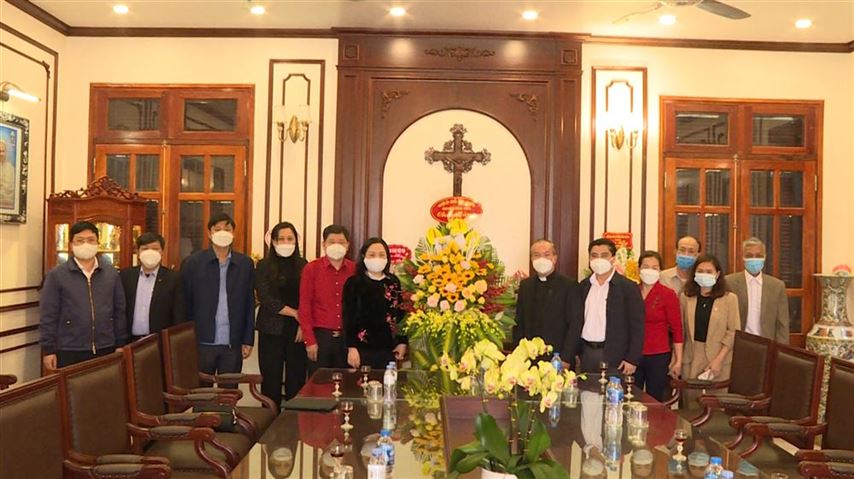 Lãnh đạo huyện Ứng Hoà thăm chúc mừng các giáo xứ nhân dịp Lễ Noel 2021