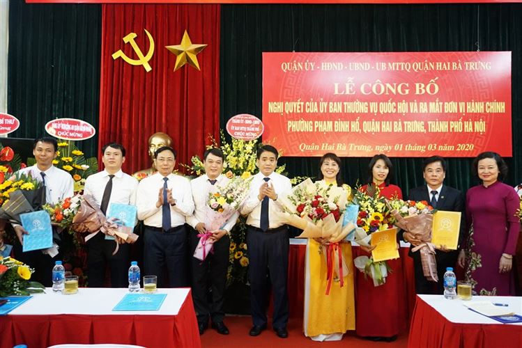 Quận Hai Bà Trưng tổ chức Lễ công bố  Nghị quyết của Ủy ban Thường vụ Quốc hội và ra mắt đơn vị hành chính phường Nguyễn Du và phường Phạm Đình Hổ thuộc quận