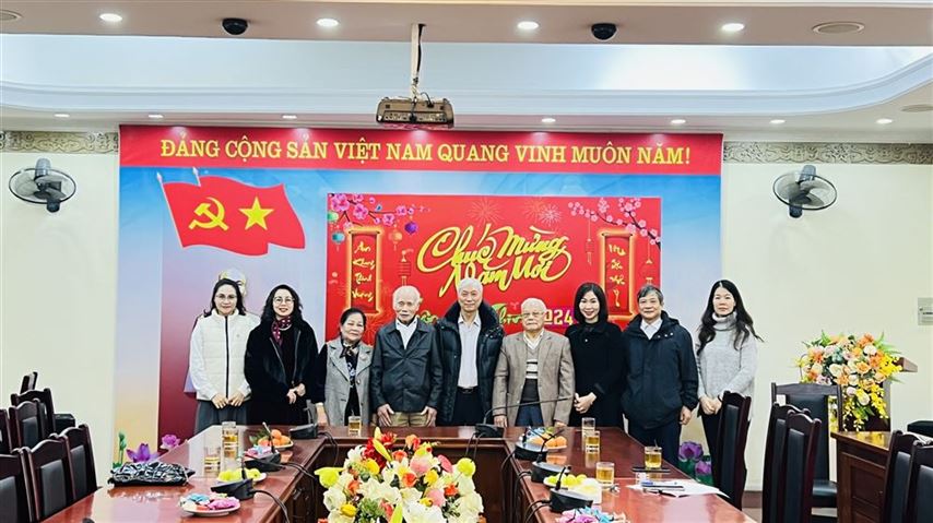 Ủy ban MTTQ Việt Nam quận Đống Đa tổ chức gặp mặt cán bộ Mặt trận quận qua các thời kỳ nhân dịp Tết Nguyên đán Giáp Thìn 2024