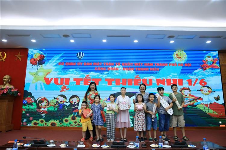 Tổ chức Vui Tết thiếu nhi 1/6 cho con em cán bộ, công chức, người lao động Cơ quan Uỷ ban MTTQ Việt Nam thành phố Hà Nội