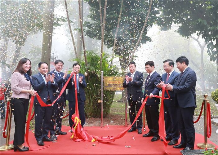 Quận Hai Bà Trưng gắn biển công trình chào mừng Đại hội MTTQ Việt Nam các cấp nhiệm kỳ 2024-2029