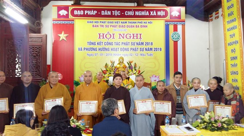 Ba Đình: Khen thưởng 13 tập thể, 7 cá nhân trong công tác Phật sự năm 2018