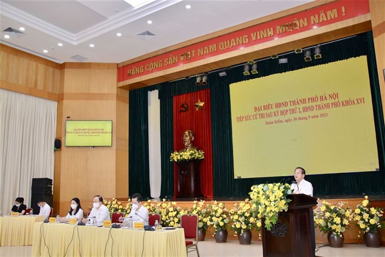 Cử tri quận Hoàn Kiếm tiếp xúc với đại biểu HĐND thành phố Hà Nội khoá XVI sau kỳ họp thứ 2 tại đơn vị bầu cử số 2