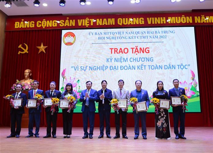 Ủy ban MTTQ Việt Nam quận Hai Bà Trưng tổng kết công tác năm 2022 phát động phong trào thi đua năm 2023  