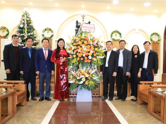Chủ tịch Ủy ban MTTQ Việt Nam Thành phố thăm, chúc mừng Giáo phận Hưng hóa nhân Giáng sinh năm 2022