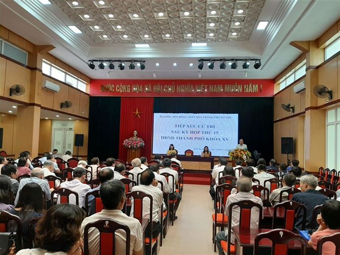 đại biểu HĐND thành phố Hà Nội tiếp xúc với cử tri quận Hai Bà Trưng sau kỳ họp thứ 15