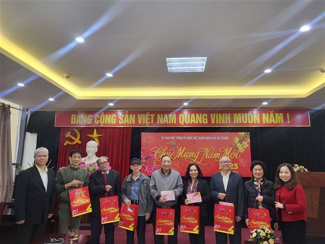 Ủy ban MTTQ Việt Nam quận Hai Bà Trưng Gặp mặt cán bộ hưu trí nhân dịp Tết nguyên đán Quý Mão 2023
