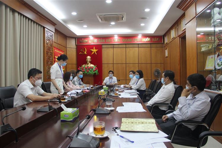Nâng cao ý thức trách nhiệm và đạo đức công vụ, gắn với việc thực hiện quy tắc ứng xử của cán bộ, đảng viên, công chức, người lao động trong Đảng bộ Cơ quan Ủy ban MTTQ Việt Nam thành phố Hà Nội  