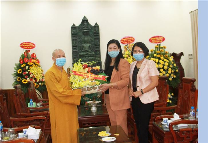 Ủy ban MTTQ Việt Nam thành phố Hà Nội thăm, chúc mừng Hòa thượng Thích Bảo Nghiêm nhân dịp mùa An cư kiết hạ
