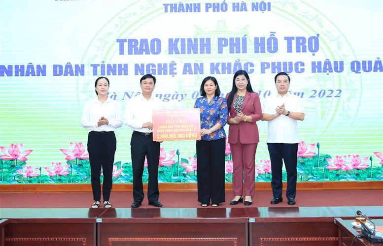 Uỷ ban MTTQ Việt Nam thành phố Hà Nội hỗ trợ Nhân dân tỉnh Nghệ An 03 tỷ đồng khắc phục hậu quả mưa lũ  