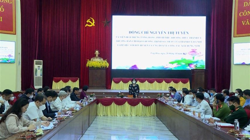 Phó Bí thư Thường trực Thành ủy Nguyễn Thị Tuyến kiểm tra công tác xây dựng nông thôn mới trên địa bàn huyện Ứng Hòa