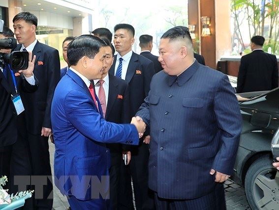 Chủ tịch Hà Nội Nguyễn Đức Chung đón Nhà lãnh đạo Kim Jong-un