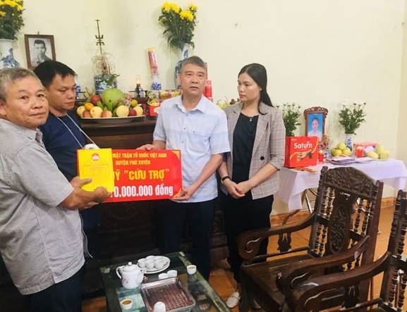 Huyện Phú Xuyên hỗ trợ gia đình người Phú Xuyên bị thiệt hại tại vụ cháy chung cư mi ni Khương Hạ, Khương Đình, Thanh Xuân Hà Nội 