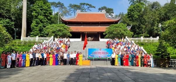 Ủy ban MTTQ Việt Nam quận Cầu Giấy tổ chức Lễ báo công dâng Bác và tìm hiểu văn hóa các dân tộc Việt Nam