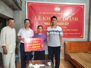 Huyện Mê Linh trao kinh phí xây dựng nhà Đại đoàn kết tại Xã Văn Khê 