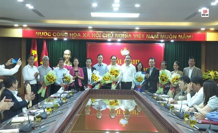 Ủy ban MTTQ Việt Nam huyện Đông Anh tổ chức hội nghị lần thứ 12 khóa XIX, nhiệm kỳ 2019-2024, để kiện toàn công tác nhân sự.