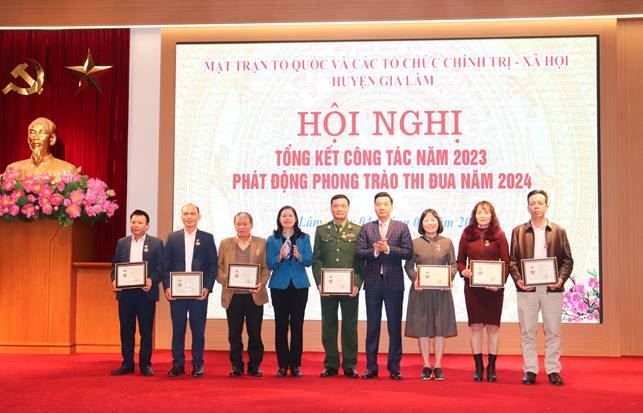 Ủy ban MTTQ Việt Nam và các đoàn thể chính trị- xã hội huyện Gia Lâm tổng kết công tác năm 2023, phát động phong trào thi đua năm 2024