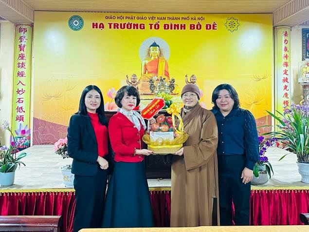 Uỷ ban MTTQ Việt Nam quận Long Biên thăm hỏi, giám sát các chùa nhân dịp Xuân Giáp Thìn
