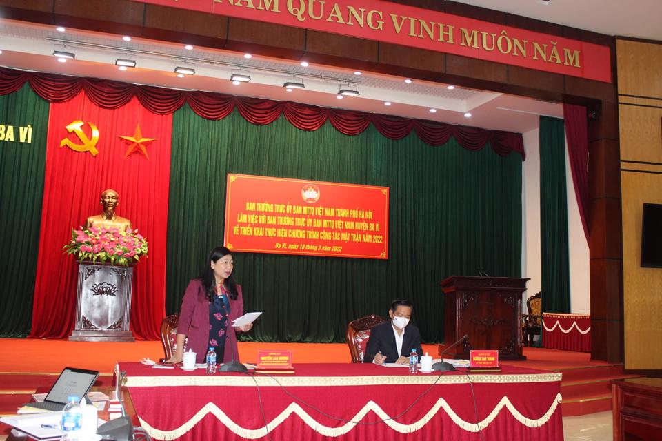 Chủ tịch Ủy ban MTTQ Việt Nam TP H&agrave; Nội Nguyễn Lan Hương ph&aacute;t biểu chỉ đạo tại hội nghị