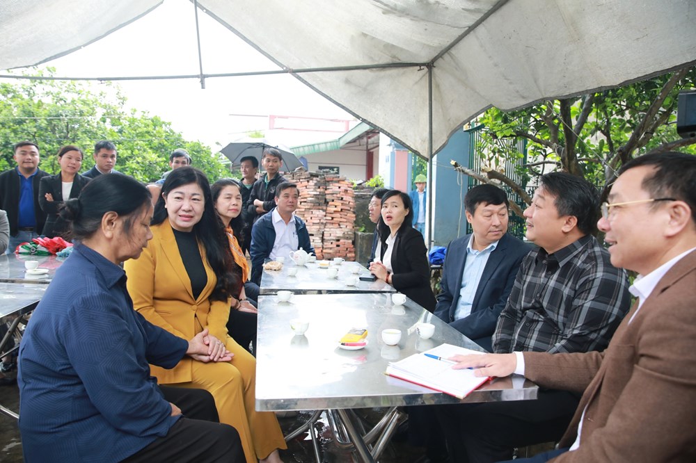 Ủy ban MTTQ Việt Nam Thành phố Hà Nội trao tặng kinh phí  và khởi công xây dựng Nhà đại đoàn kết - ảnh 3