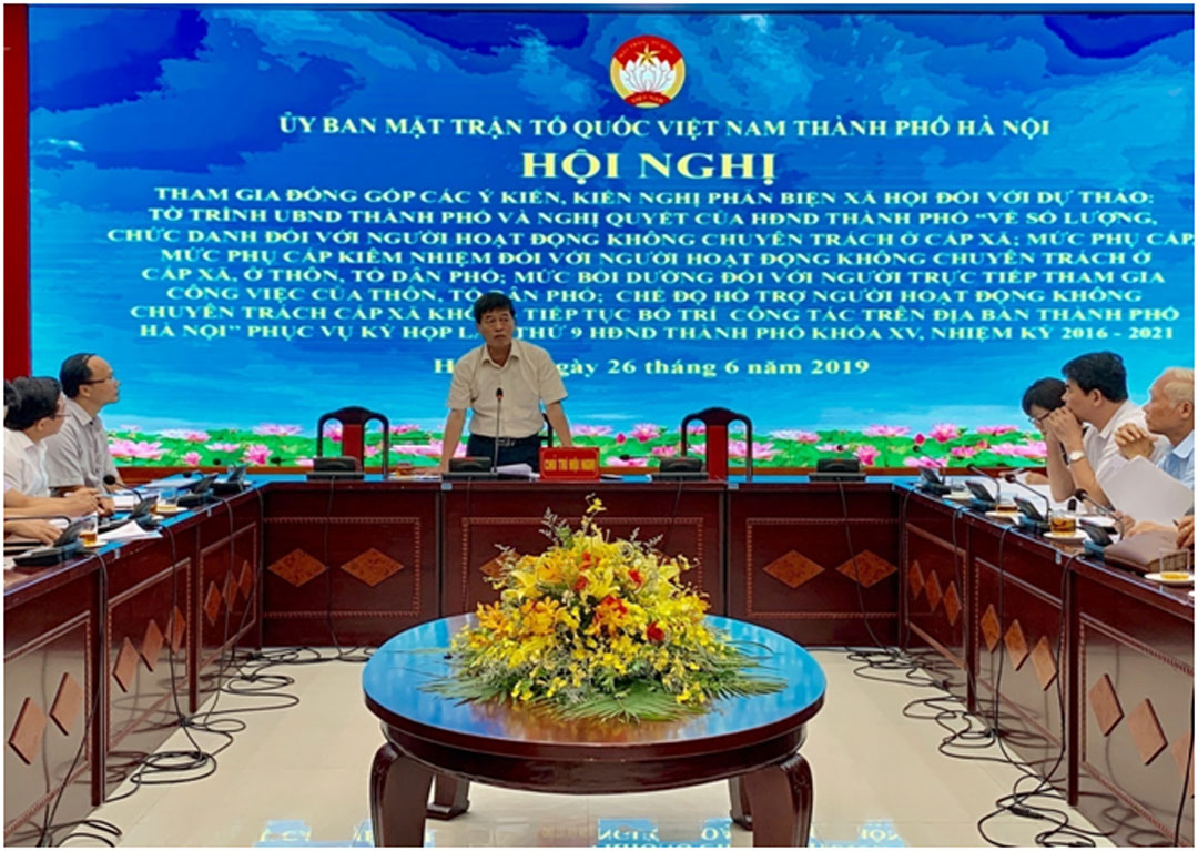 Đồng chí: Bùi Anh Tuấn – Phó chủ tịch Thường trực Ủy ban MTTQ Thành phố Hà Nội phát biểu tại hội nghị.