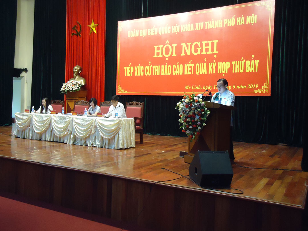Ông Hoàng Trung Hải - Ủy viên Bộ Chính trị, Bí thư Thành ủy, Trưởng Đoàn Đại biểu Quốc hội thành phố Hà Nội tiếp thu và giải trình các ý kiến, kiến nghị của cử tri.
