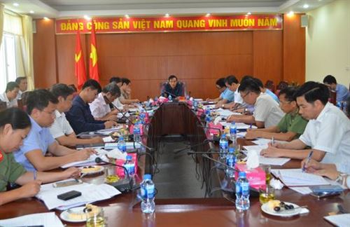 Đồng chí Phó Bí thư Thành ủy làm việc với lãnh đạo Huyện ủy Mê Linh