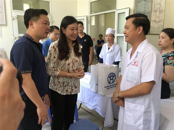 Chủ tịch Uỷ ban MTTQ Việt Nam TP làm việc với phường Hạ Đình