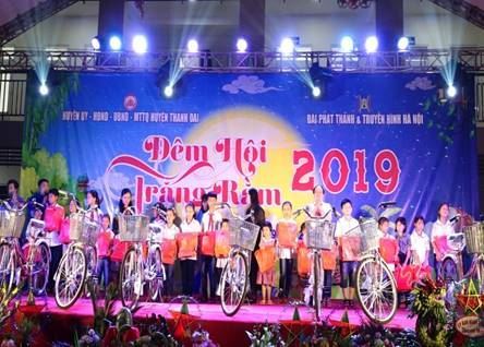 Huyện Thanh Oai tổ chức tặng quà cho các em Thiếu nhi nhân dịp Tết Trung thu 2019