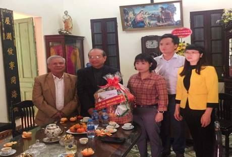 Lãnh đạo huyện Thanh Trì chúc mừng nhân dịp Giáng sinh 2019, thăm hỏi, tặng quà các hộ chính sách và hộ nghèo