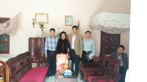 Huyện Mê Linh tặng quà các gia đình chính sách, hộ cận nghèo nhân dịp Tết Nguyên đán Canh Tý 2020.