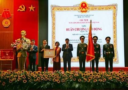 Thị xã Sơn Tây đón nhận Huân chương Lao động hạng Ba và tổng kết phong trào thi đua năm 2019