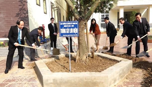 Huyện Thanh Oai phát động Tết trồng cây   