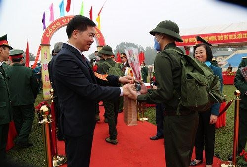 Thị xã Sơn Tây tổ chức Lễ giao, nhận quân năm 2020.