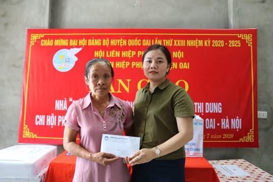 Ủy ban MTTQ Việt Nam huyện Quốc Oai bàn giao nhà “Mái ấm tình thương” cho hộ cận nghèo