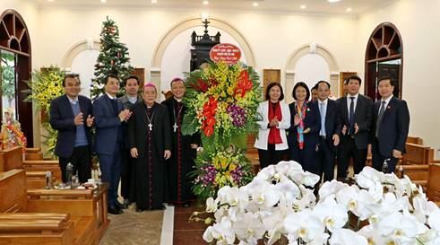 Lãnh đạo TP chúc mừng Tòa Giám mục Hưng Hóa nhân dịp Giáng sinh năm 2020