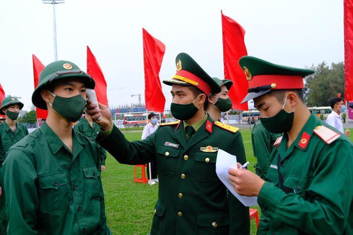 Hà Nội: Hơn 4.500 thanh niên phấn khởi lên đường nhập ngũ