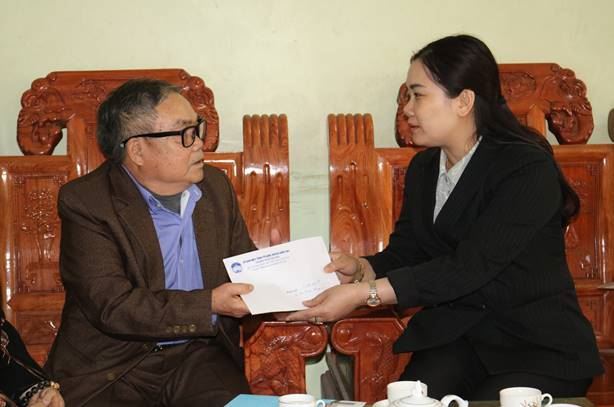  Ủy ban MTTQ Việt Nam Thành phố và huyện Quốc Oai kịp thời hỗ trợ hộ gia đình gặp tai nạn giao thông