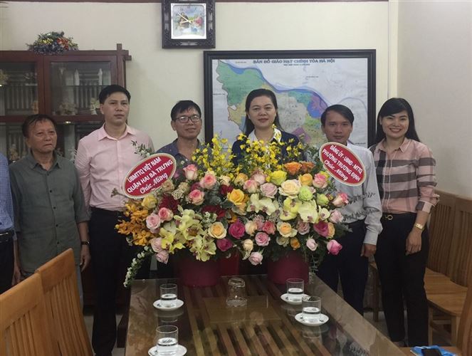 Ủy ban MTTQ Việt Nam Quận Hai Bà Trưng thăm, chúc mừng các Giáo xứ Tân Lạc và Trung Trí nhân Lễ Phục sinh năm 2021