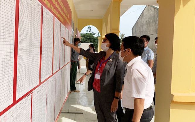 Đoàn giám sát số 4 của Ủy ban MTTQ Việt Nam thành phố kiểm tra công tác chuẩn bị bầu cử tại huyện Phú Xuyên