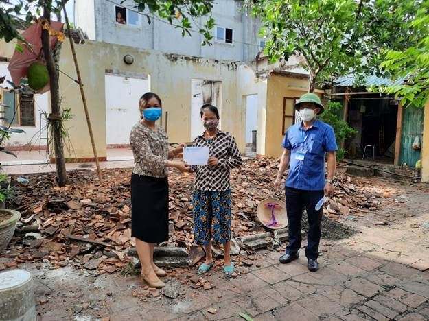 Ủy ban MTTQ Việt Nam huyện Quốc Oai kịp thời hỗ trợ gia đình gặp thiên tai hỏa hoạn