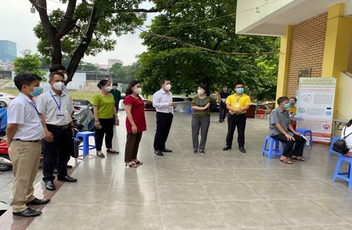 Ủy ban MTTQ Việt Nam Thành phố giám sát tiêm chủng Vắc-xin COVID-19 tại quận Cầu Giấy