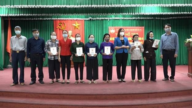 Ủy ban MTTQ Việt Nam huyện Ba Vì hỗ trợ 712 hộ gia đình hoàn cảnh khó khăn do ảnh hưởng dịch Covid-19