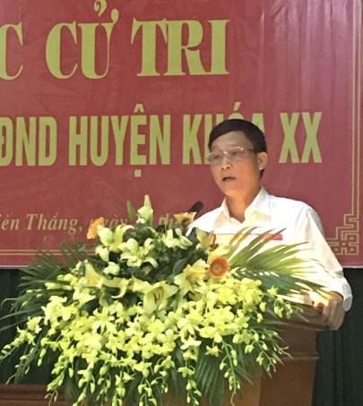 Ông Hoàng Văn Tân - Ủy viên Ban Thường vụ Huyện ủy, Chủ tịch Ủy ban MTTQ Việt Nam huyện, đại biểu HĐND huyện Mê Linh tiếp xúc cử tri sau kỳ họp thứ 2 HĐND huyện khóa XX, nhiệm kỳ 2021 – 2026.