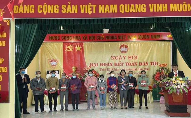 Ủy ban MTTQ Việt Nam TP dự ngày hội Đại đoàn kết tại thôn Bặt Chùa, xã Liên Bạt, huyện Ứng Hòa